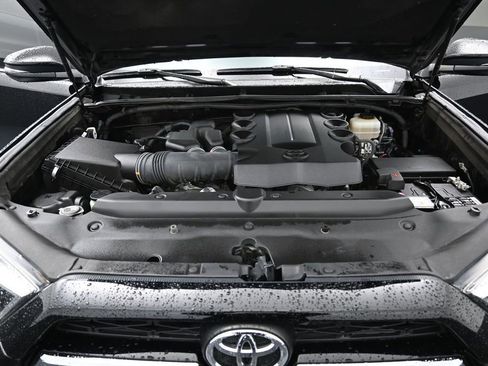Used 2017 Toyota 4Runner Limited AWD/4WD image 41