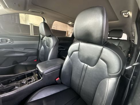 Used 2024 Kia Sorento EX w/ Panoramic Sunroof Package FWD image 14