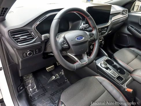 Used 2024 Ford Escape ST-Line w/ Tech Pack #1 image 11