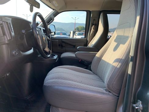 Used 2017 Chevrolet Express 3500 LT w/ LT Preferred Equipment Group RWD image 9