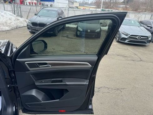 Used 2019 Volkswagen Atlas SEL R-Line image 13