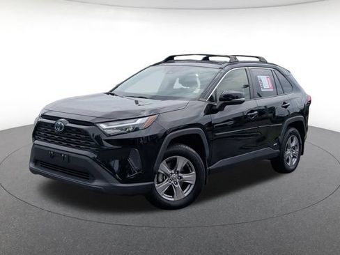 Used 2022 Toyota RAV4 XLE w/ Convenience Package AWD/4WD image 1