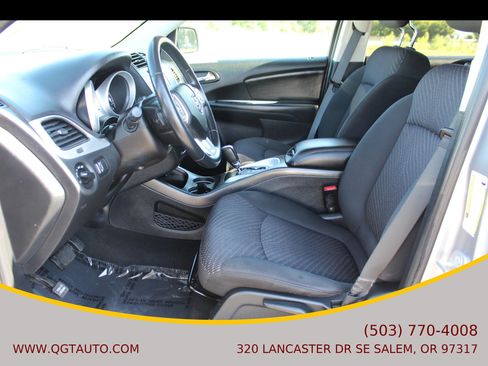Used 2016 Dodge Journey SE w/ Flexible Seating Group FWD image 10