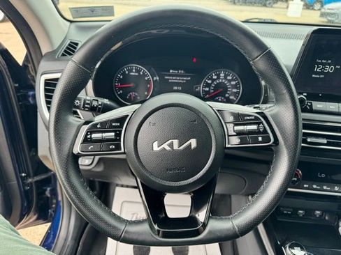 Used 2023 Kia Seltos SX AWD/4WD image 16