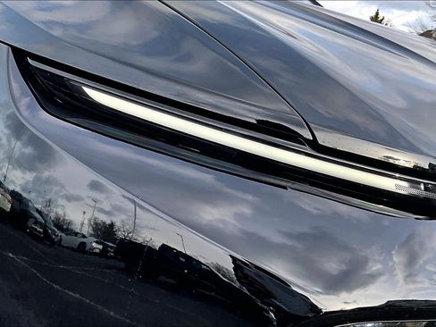 Used 2024 Chevrolet Equinox EV LT image 25