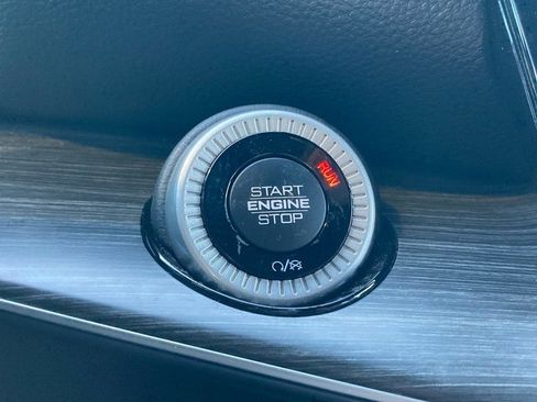 Used 2023 Jeep Wagoneer Series III w/ Convenience Group I image 17