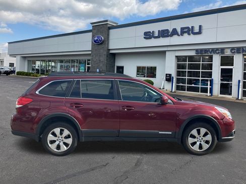 Used 2012 Subaru Outback 2.5i Limited w/ Moonroof Pkg image 8