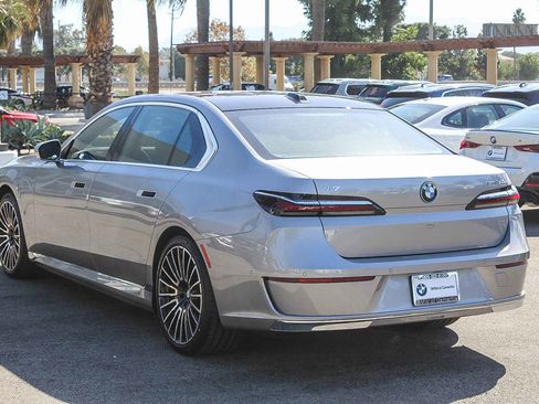 Certified 2025 BMW i7 eDrive50 w/ Premium Package image 4