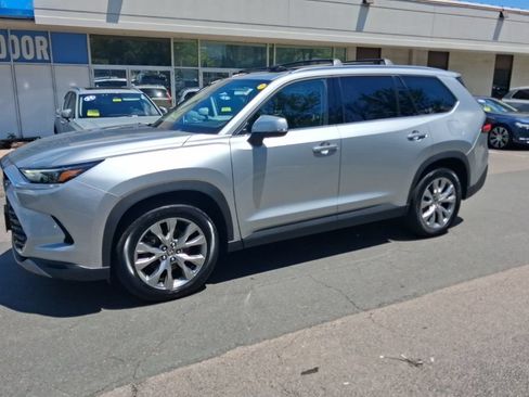 Used 2024 Toyota Grand Highlander AWD image 14