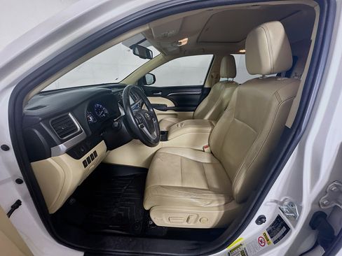 Used 2015 Toyota Highlander Limited image 13