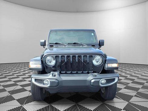 Used 2023 Jeep Gladiator Sport AWD/4WD image 2