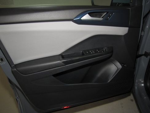 Used 2022 Volkswagen Taos SE image 10