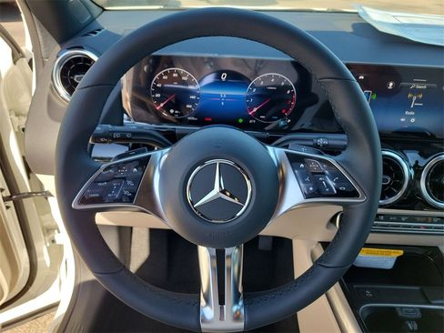 New 2026 Mercedes-Benz GLA 250 image 21