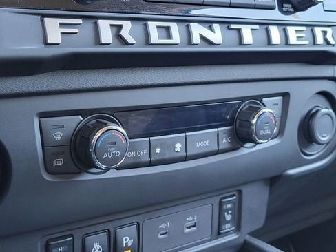 Certified 2025 Nissan Frontier SV w/ SV Convenience Package RWD image 14
