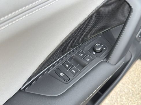 New 2026 Volkswagen Tiguan SE R-Line FWD image 25