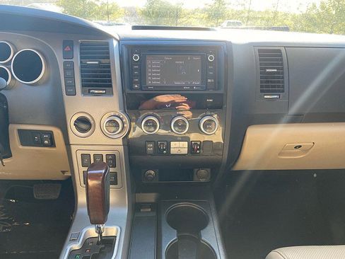 Used 2016 Toyota Sequoia Platinum image 15