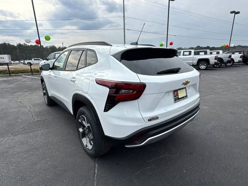 New 2026 Chevrolet Trax LT w/ Driver Confidence Package image 8