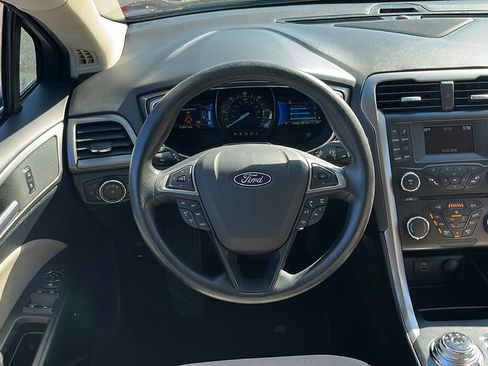 Used 2017 Ford Fusion S image 28