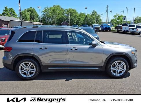 Used 2023 Mercedes-Benz GLB 250 4MATIC image 9