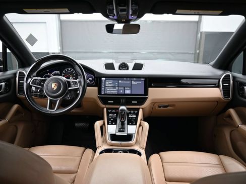 Certified 2021 Porsche Cayenne Coupe AWD/4WD image 19