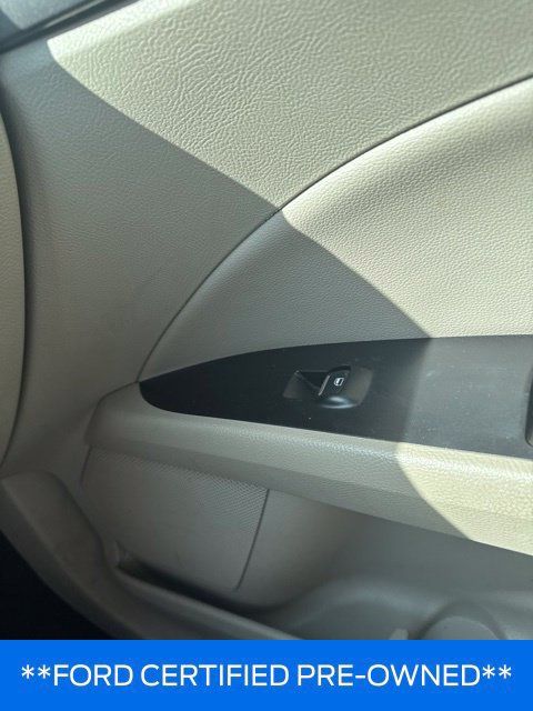 Used 2017 Ford Fusion SE w/ Fusion SE Technology Package FWD image 20