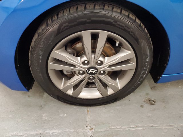 Used 2017 Hyundai Elantra SE FWD image 28