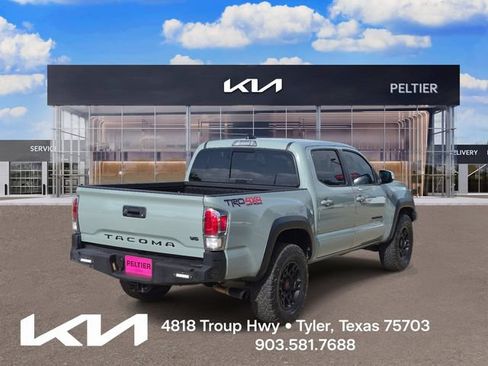 Used 2022 Toyota Tacoma TRD Off-Road AWD/4WD image 6