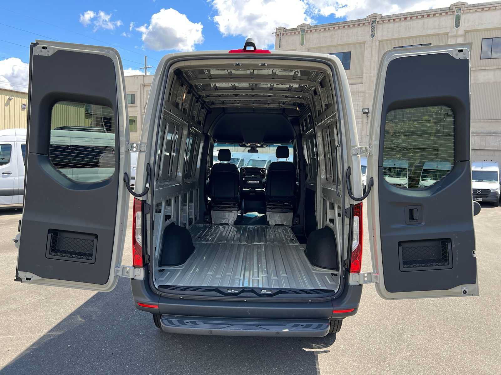 Used 2026 Mercedes-Benz Sprinter 2500 image 17