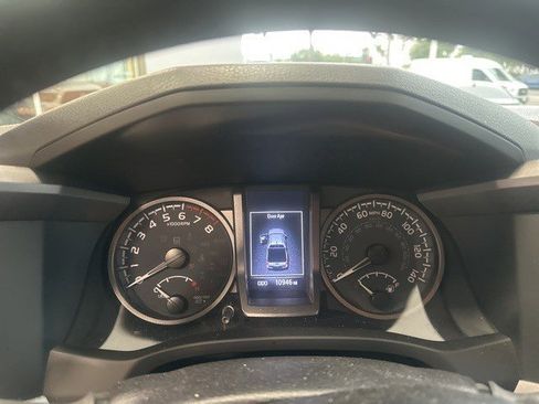 Used 2023 Toyota Tacoma TRD Off-Road image 15