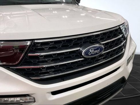 Used 2023 Ford Explorer XLT w/ Equipment Group 202A AWD/4WD image 31
