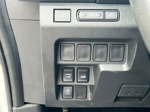 Used 2022 Nissan Frontier SV image 10