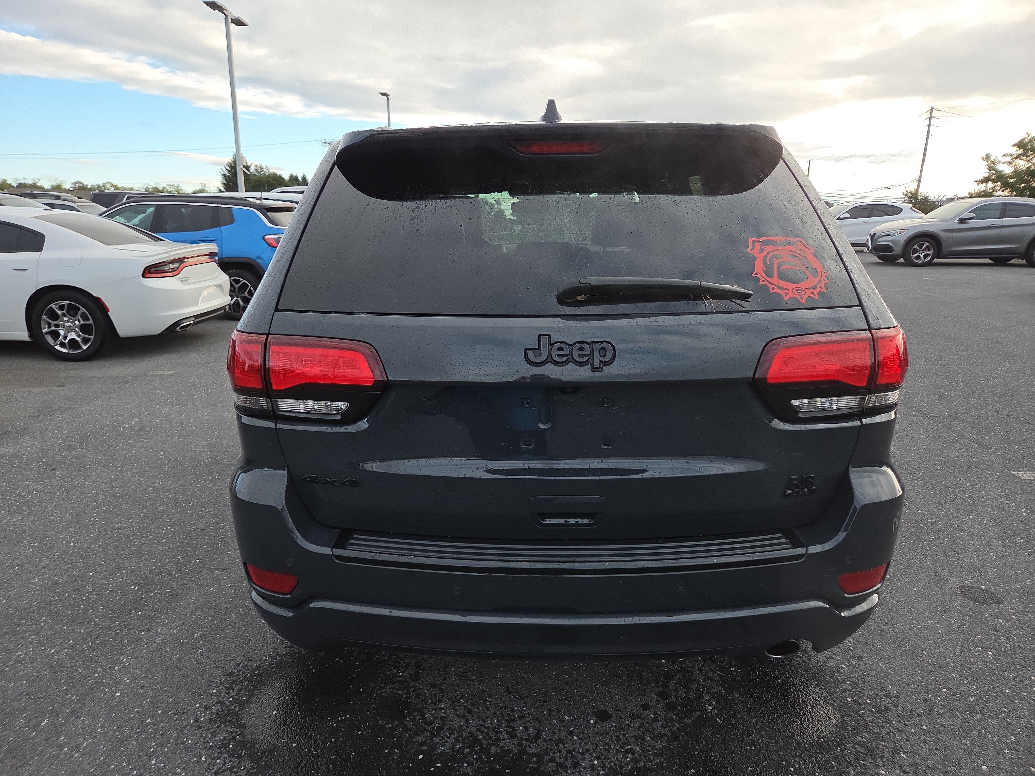 Used 2018 Jeep Grand Cherokee Altitude AWD/4WD image 12