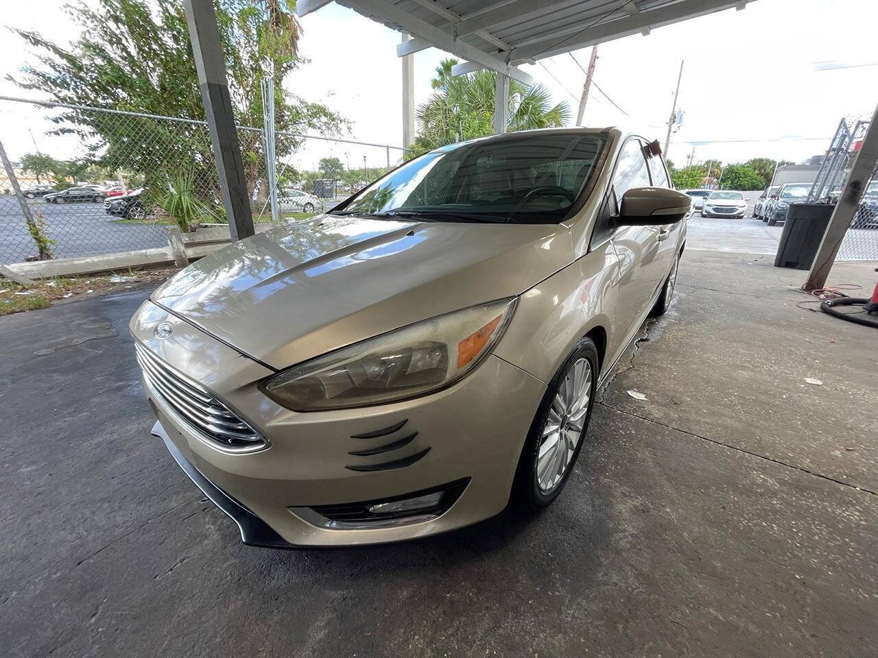 Used 2018 Ford Focus Titanium FWD image 2