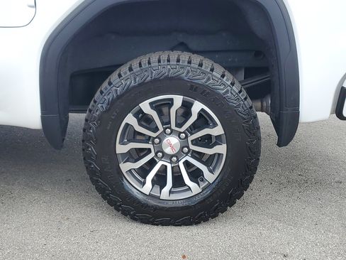 Used 2020 GMC Sierra 1500 AT4 w/ AT4 Premium Package AWD/4WD image 34
