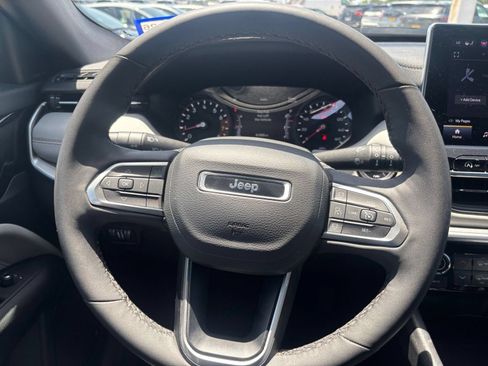 Used 2025 Jeep Compass Limited AWD/4WD image 28