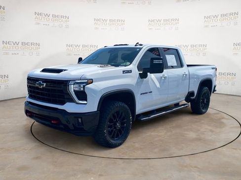 Used 2025 Chevrolet Silverado 2500 LT w/ Trail Boss Package AWD/4WD image 1