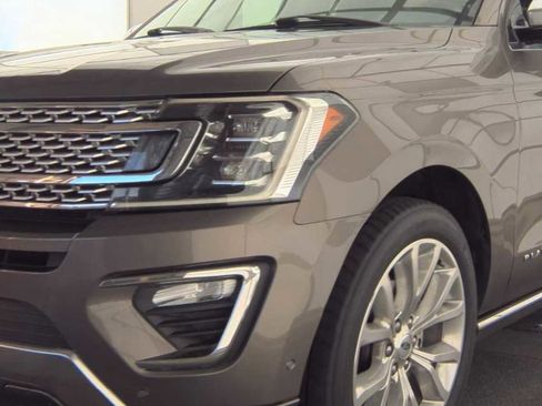 Used 2018 Ford Expedition Platinum image 32