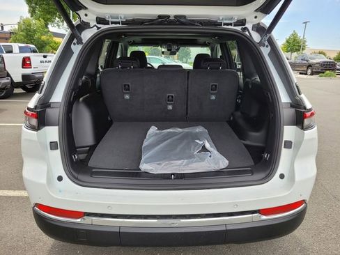 New 2026 Jeep Grand Cherokee Laredo X AWD/4WD image 17