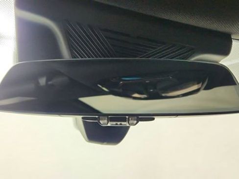 Used 2024 BMW 740i xDrive w/ Premium Package image 60