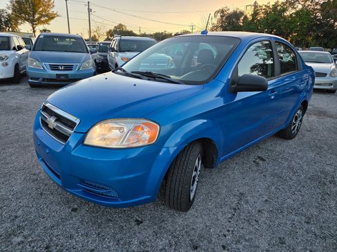 Used 2010 Chevrolet Aveo LT w/ Power and Convenience Package image 3