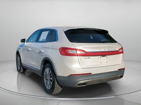 Used 2016 Lincoln MKX Select image 20