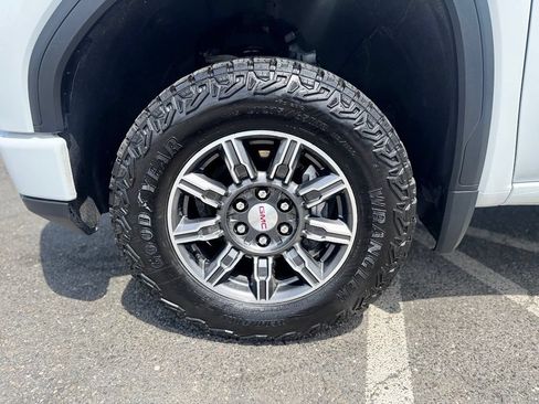 Used 2025 GMC Sierra 1500 AT4 AWD/4WD image 3