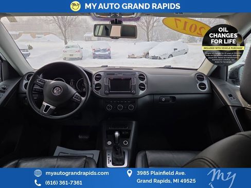 Used 2017 Volkswagen Tiguan Sport image 12