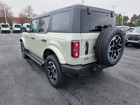 New 2026 Ford Bronco Outer Banks AWD/4WD image 3