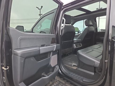Used 2023 Ford F250 Lariat w/ Lariat Ultimate Package AWD/4WD image 12