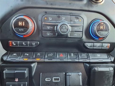 Used 2019 Chevrolet Silverado 1500 High Country w/ Technology Package image 8