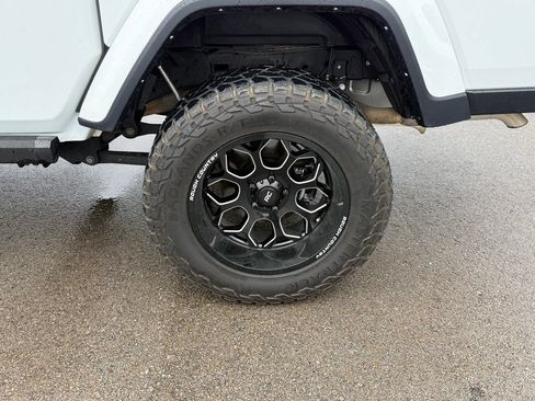 Used 2023 Jeep Gladiator Sport AWD/4WD image 21