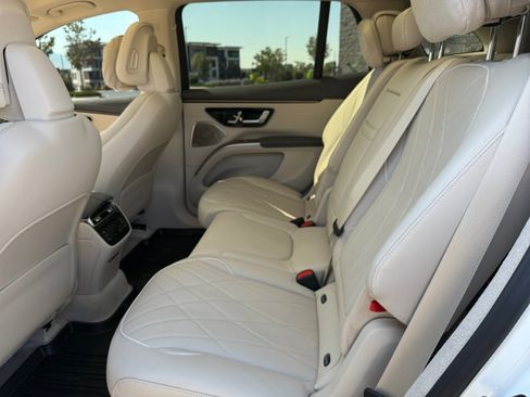 Used 2023 Mercedes-Benz EQS 580 4MATIC SUV image 17