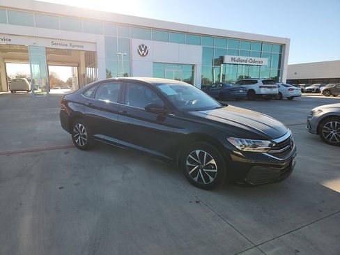 Used 2024 Volkswagen Jetta S image 8