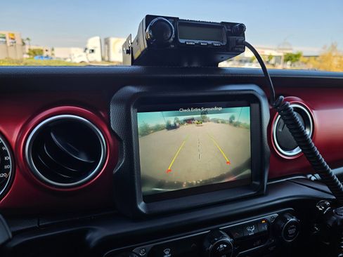 Used 2023 Jeep Wrangler Rubicon AWD/4WD image 35